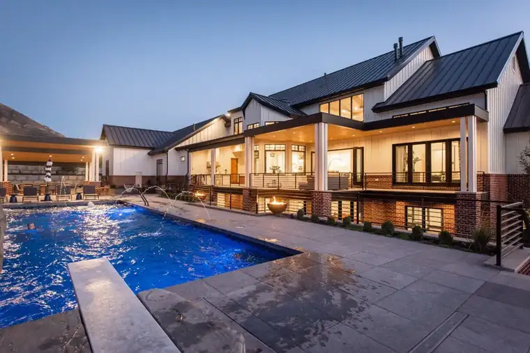 The Stoney Brook by Raykon Construction