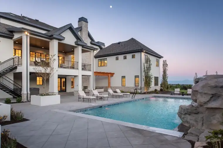 The Sunrise Drive by Raykon Construction