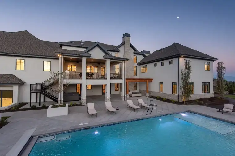 The Sunrise Drive by Raykon Construction