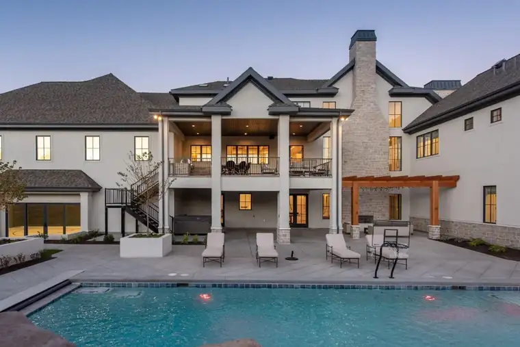 The Sunrise Drive by Raykon Construction