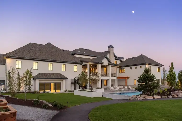 The Sunrise Drive by Raykon Construction