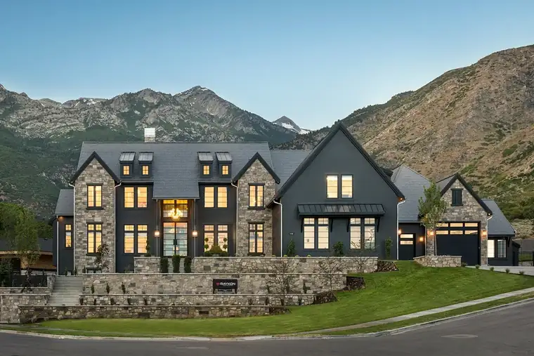The Mezza by Raykon Construction