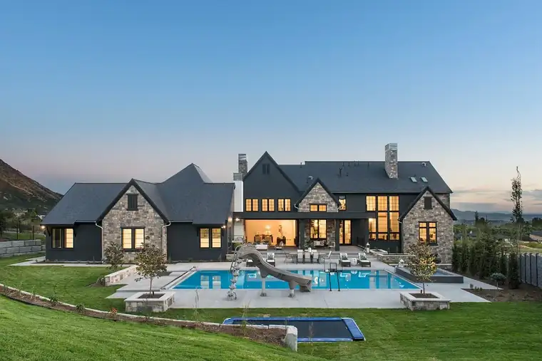 The Mezza by Raykon Construction
