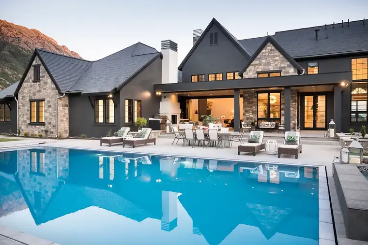 The Mezza by Raykon Construction