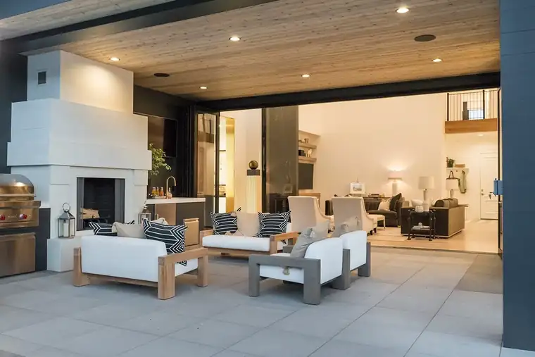 The Mezza by Raykon Construction