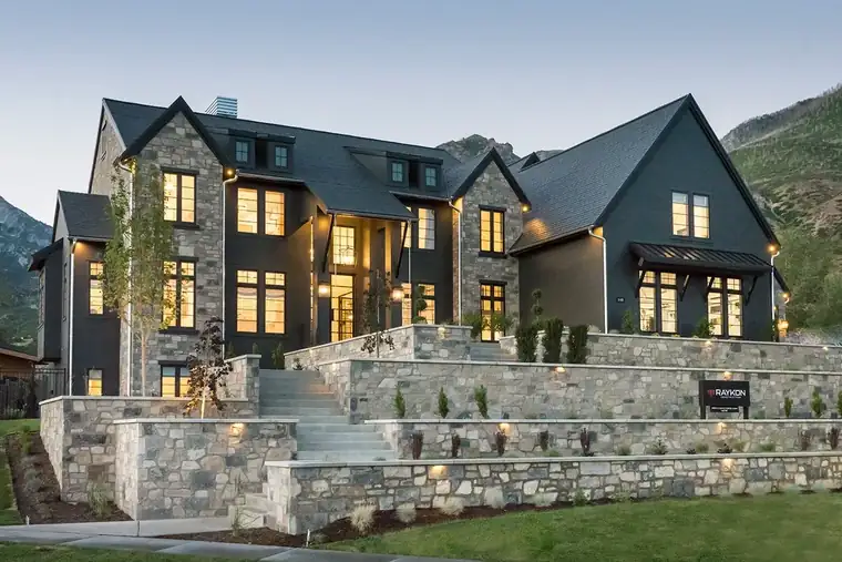 The Mezza by Raykon Construction