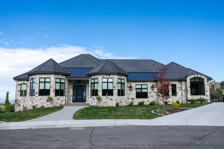 The Thirty Oaks by Raykon Construction